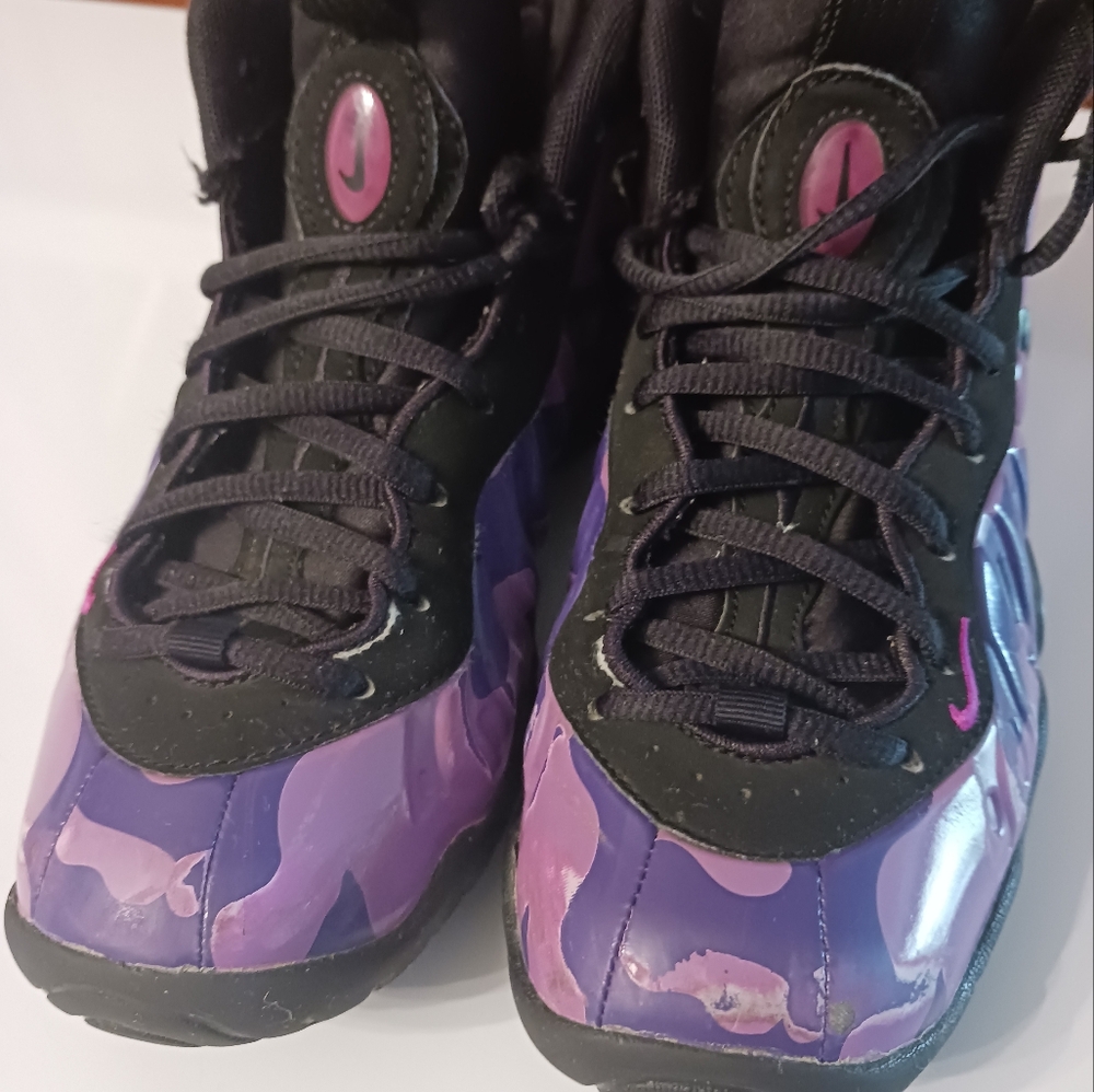 Girls shoes used